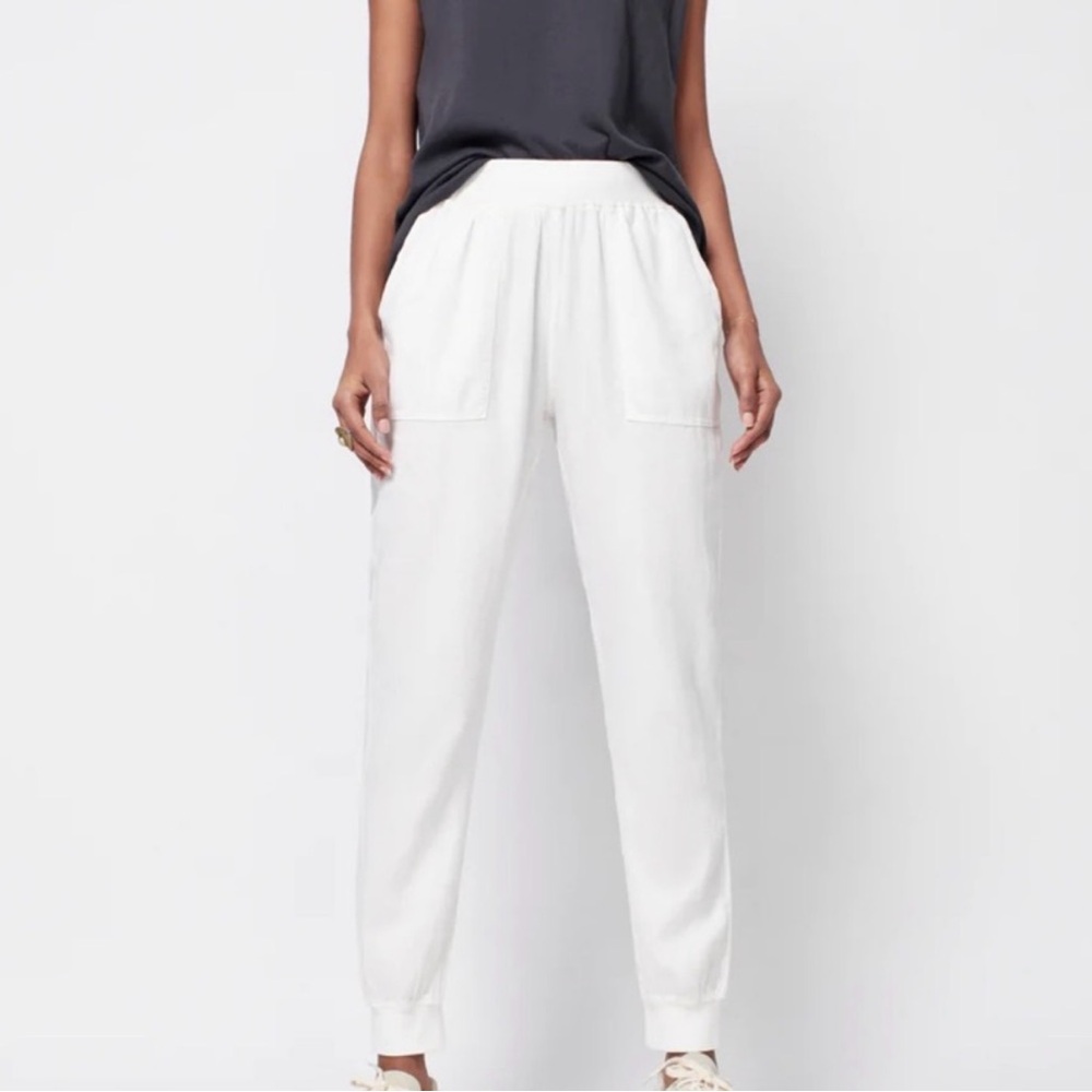 Faherty White Elastic Waist Jogger Pants